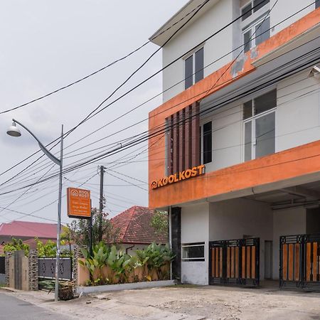 Hotel Koolkost Near State Museum Of North Sumatera Medan Exterior foto